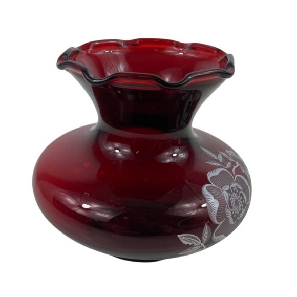 Vintage Anchor Hocking Ruby Red Glass Vase Ruffled Rim & Etched Floral Design - Picture 10 of 13